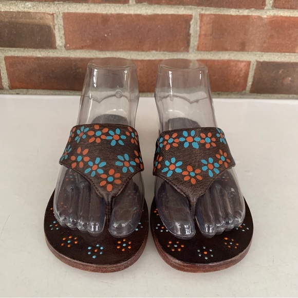 Mystique Black Leather printed Flat Heel Thong Flip Flop Sandals US 6 M NEW - Picture 2 of 7